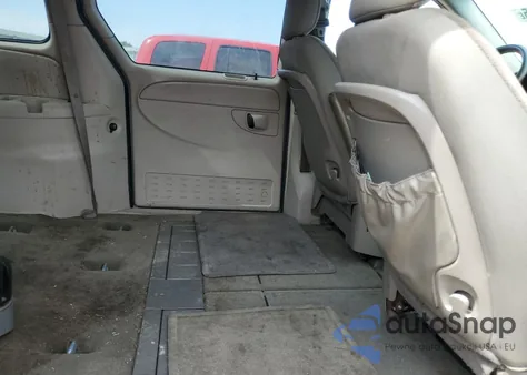 2005 Chrysler Town & Country Touring из США, поврежденный, VIN 2C4GP54L15R562675